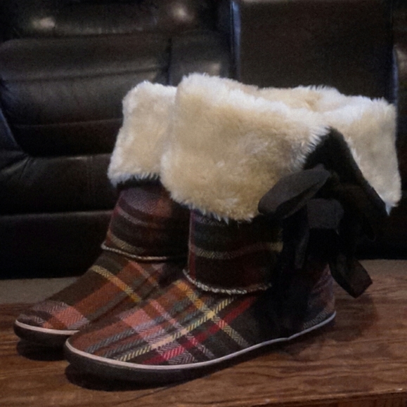 Women's 8 1/2 faux fur lined boots - Picture 3 of 5